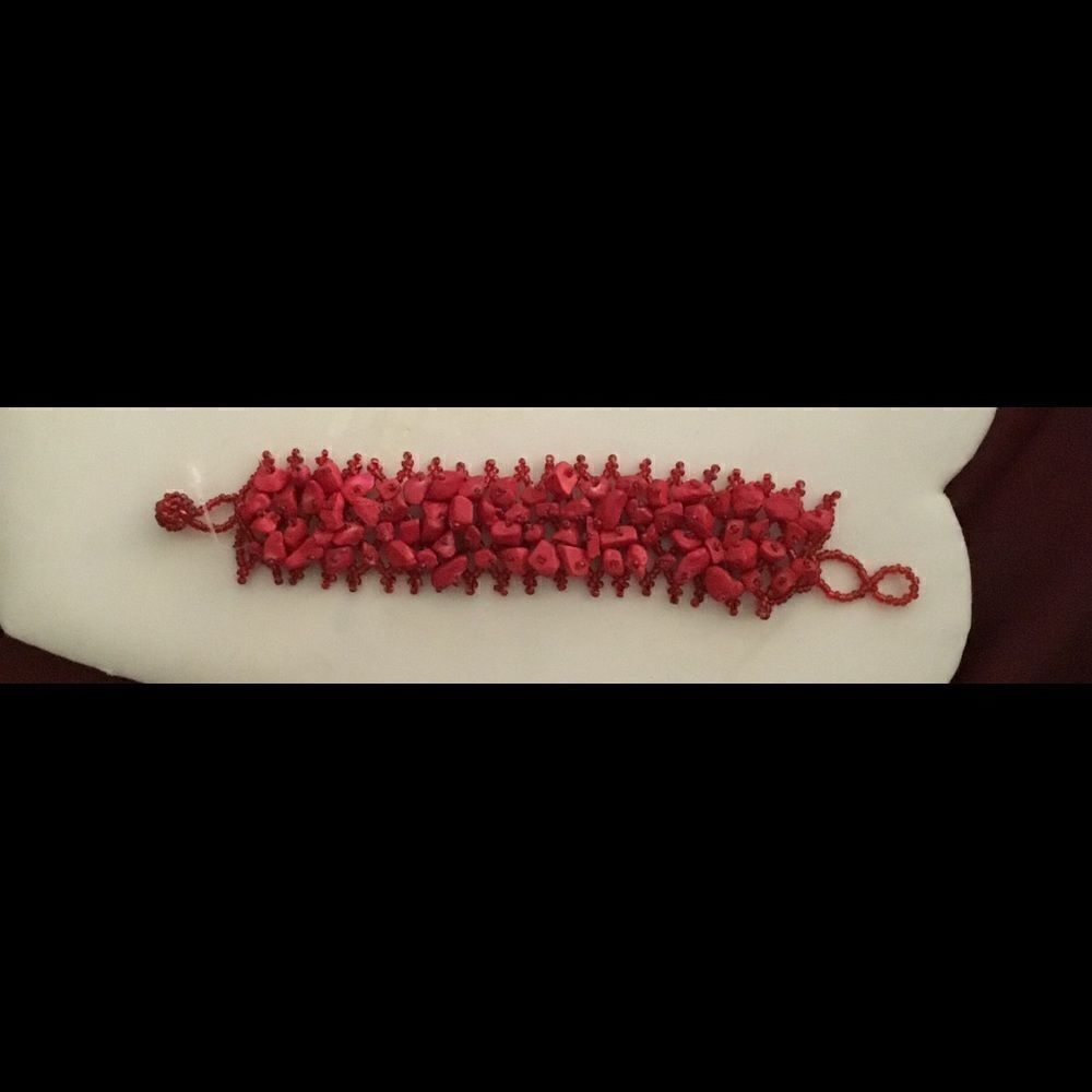 Coral Gemstone Chips & Seed Bead Stretch Bracelet